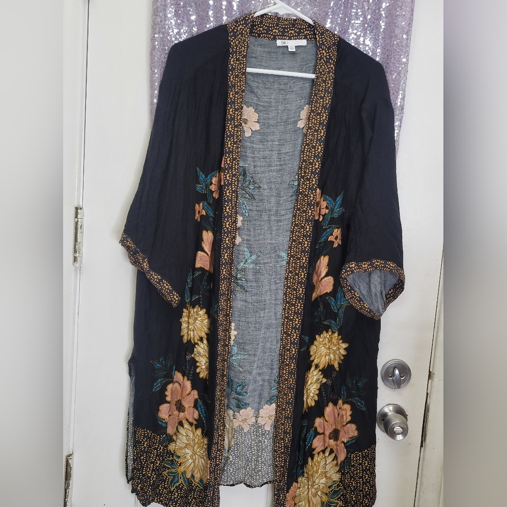 DR2 Multicolor Embroidered Kimono